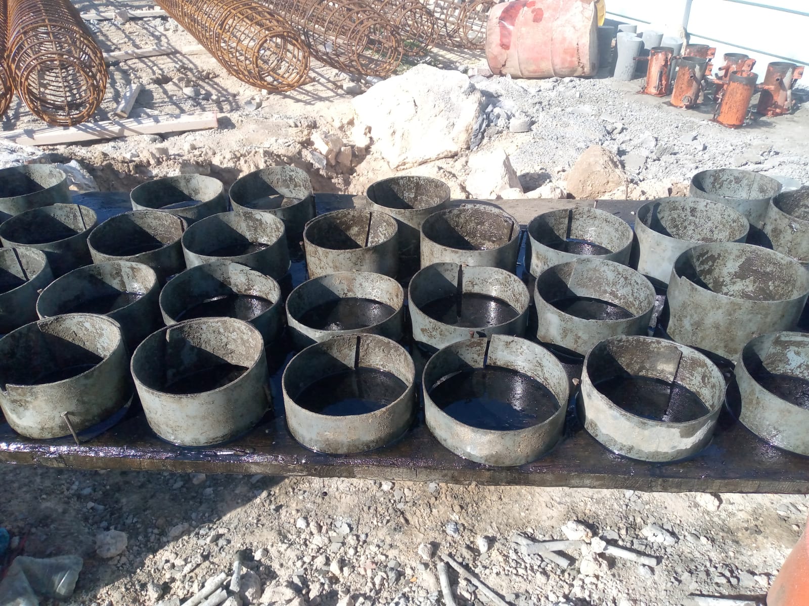 Preparation of concrete test moulds